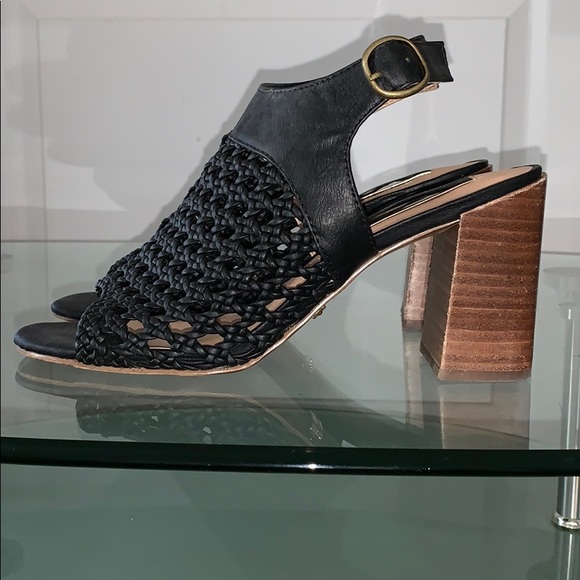 KENSIE. Sandria. Sandal. Heels - Picture 1 of 7